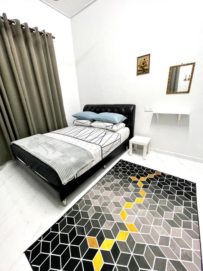 Teratai Homestay 3 Batu Buruk Kuala Terengganu Esterno foto