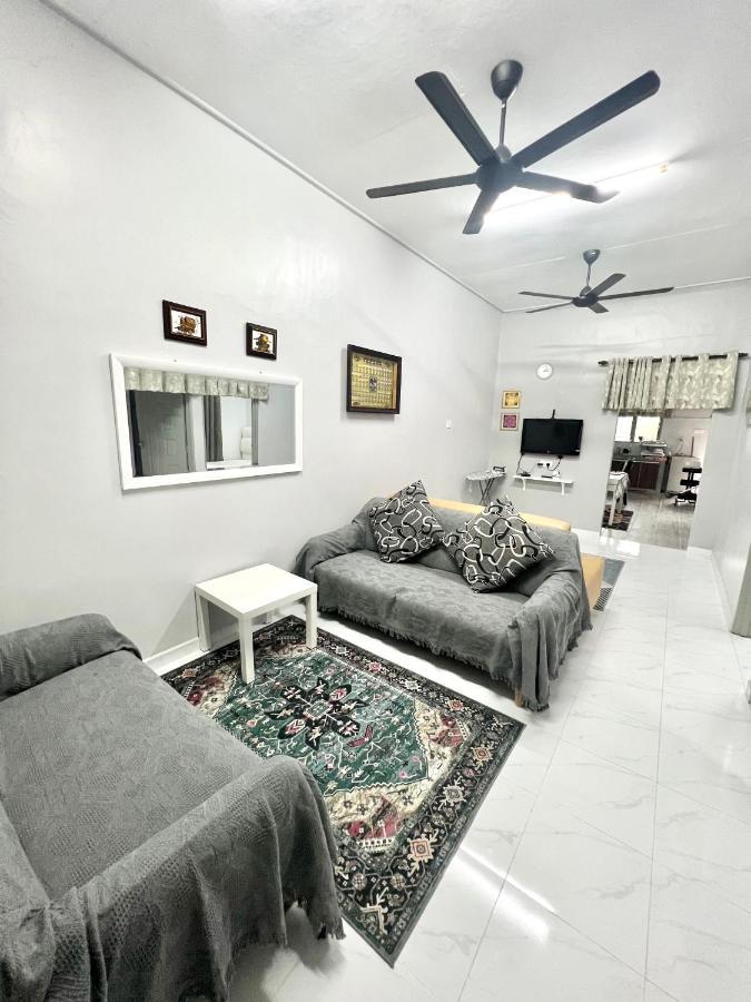 Teratai Homestay 3 Batu Buruk Kuala Terengganu Esterno foto