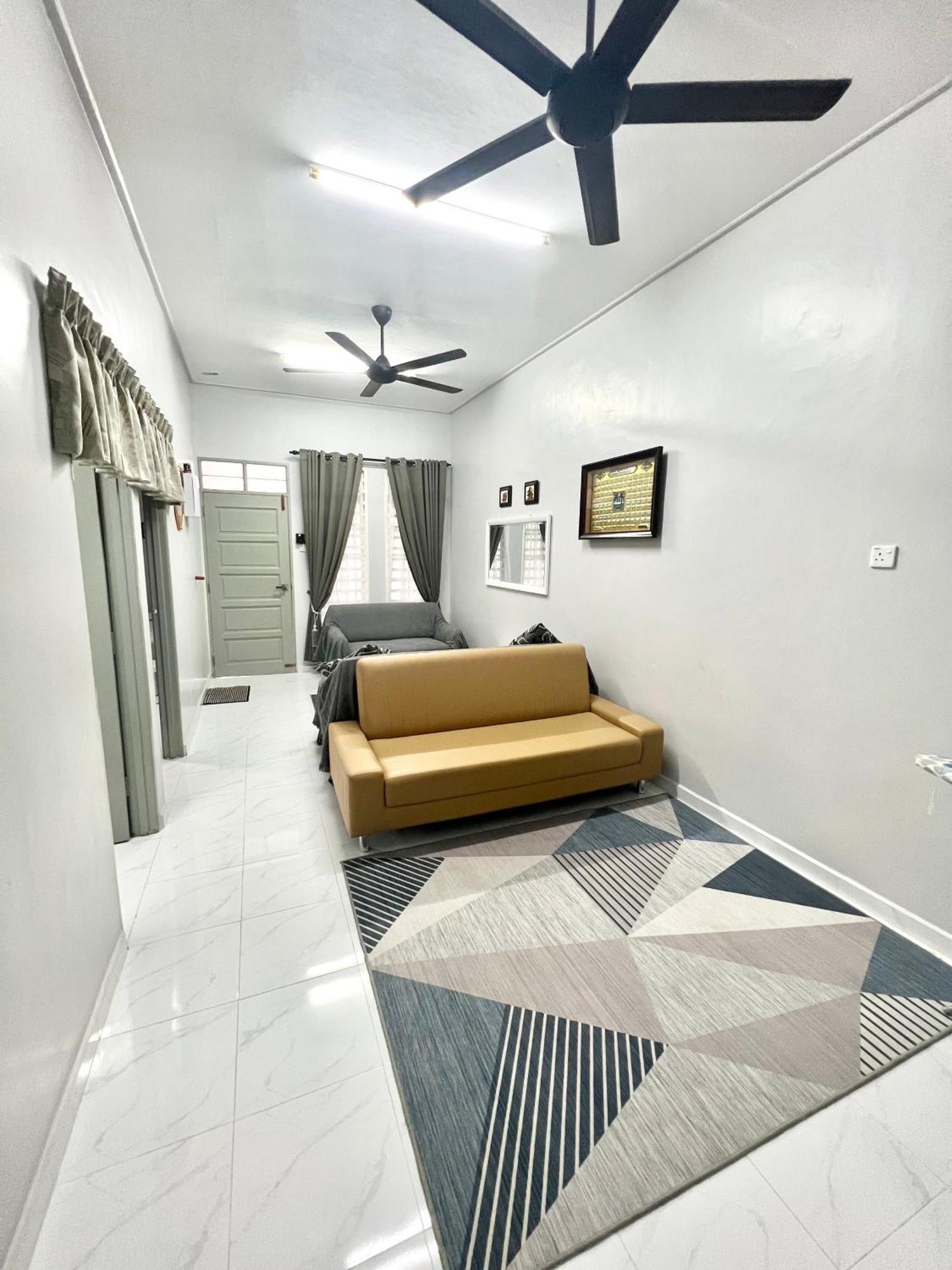 Teratai Homestay 3 Batu Buruk Kuala Terengganu Esterno foto